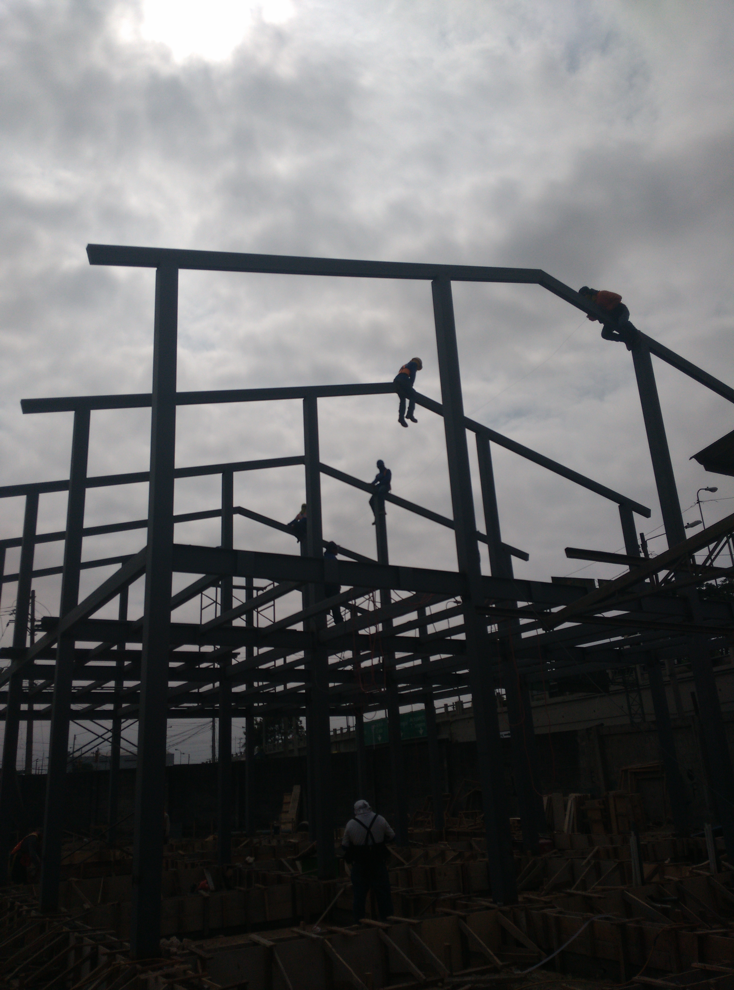 Montaje de estructura metálica